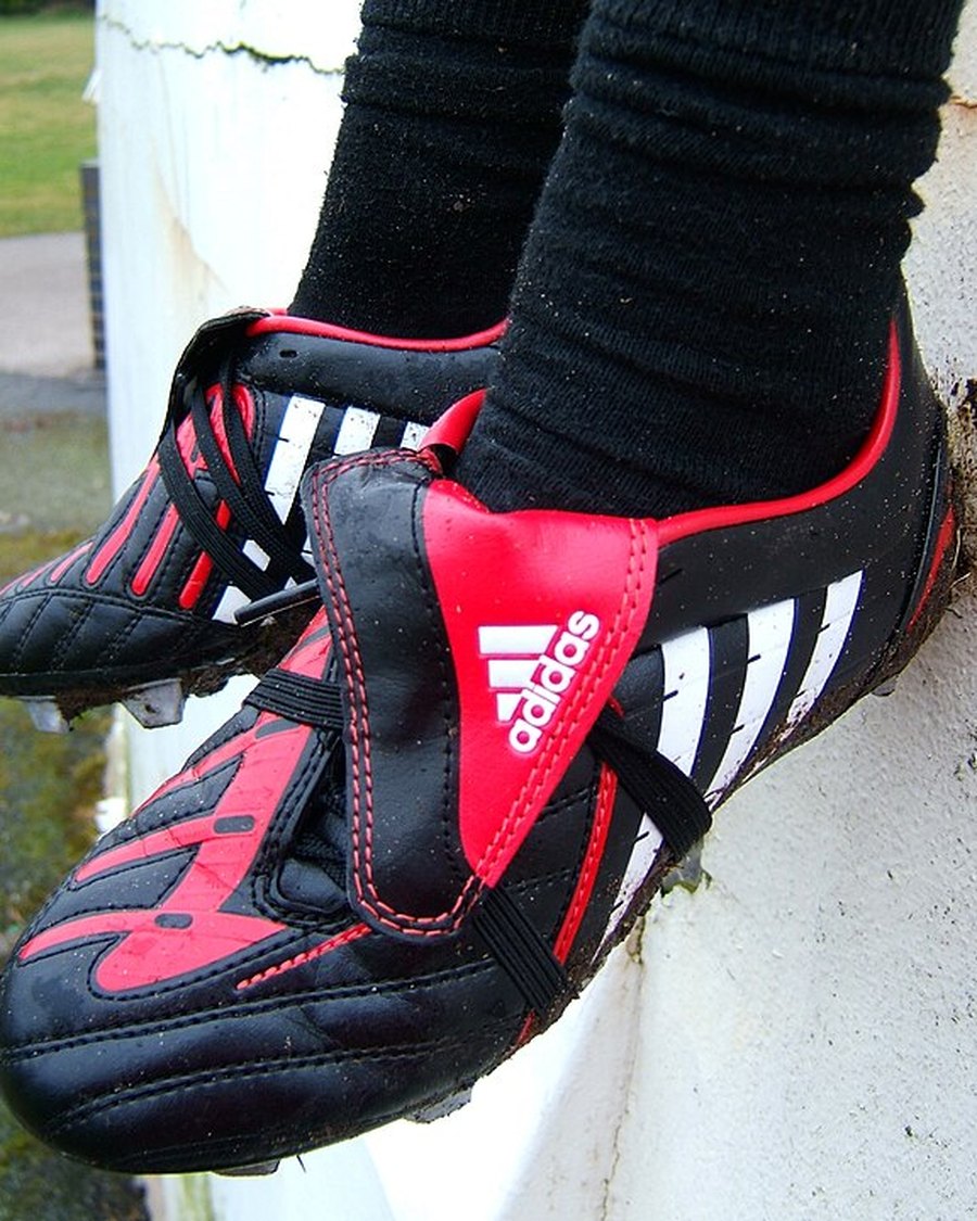 Trench Mid Football Cleats